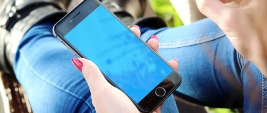 Можно ли привлечь мужа к ответственности за слежку в телефоне? Пояснили юристы