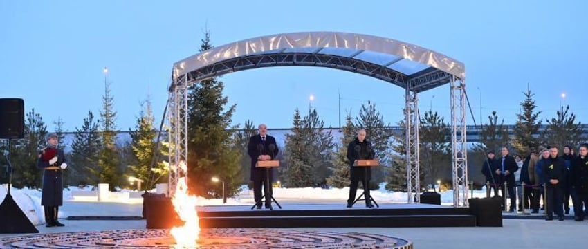Лукашенко с Путиным открыл мемориал жертвам геноцида в Ленобласти