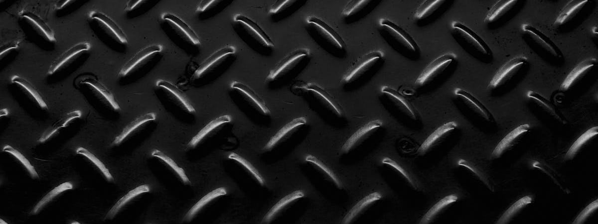 Защитный барьер на границе Польши с Беларусью укрепили стальной арматурой