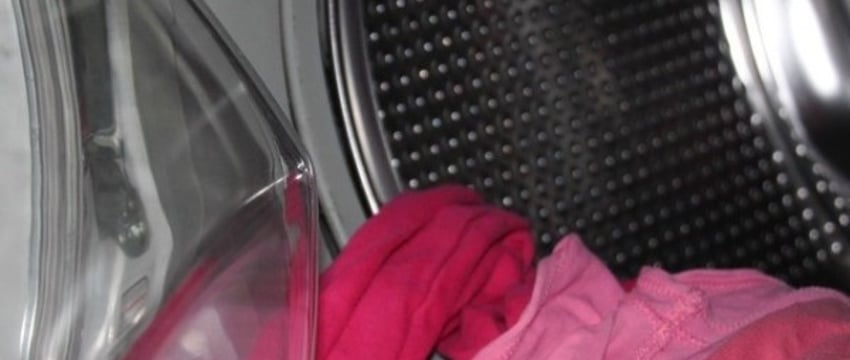 Почему нельзя оставлять дверцу стиральной машины открытой