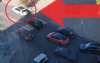 Один неудачно припаркованный автомобиль может создать проблемы многим. Вот доказательство