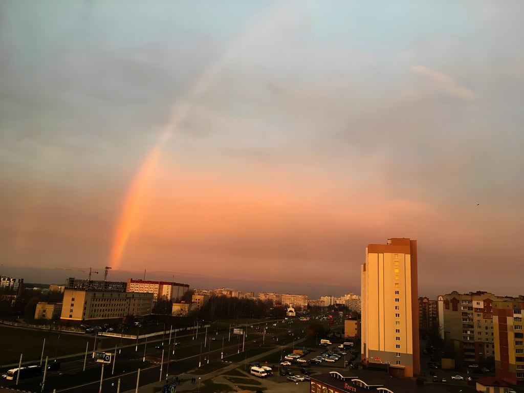 Радуга над Витебском в конце осени. Фото ННВ