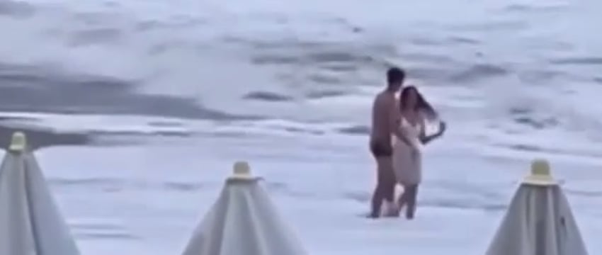 Волна унесла девушку в открытое море в Сочи, ее ищут второй день