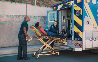 В российской Анапе ввели режим ЧС после крушения танкеров с мазутом