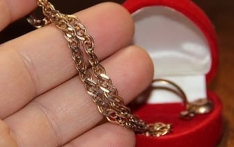 Мужчина пытался отсудить у бывшей подаренные украшения и кофе. Вот версия мужчины