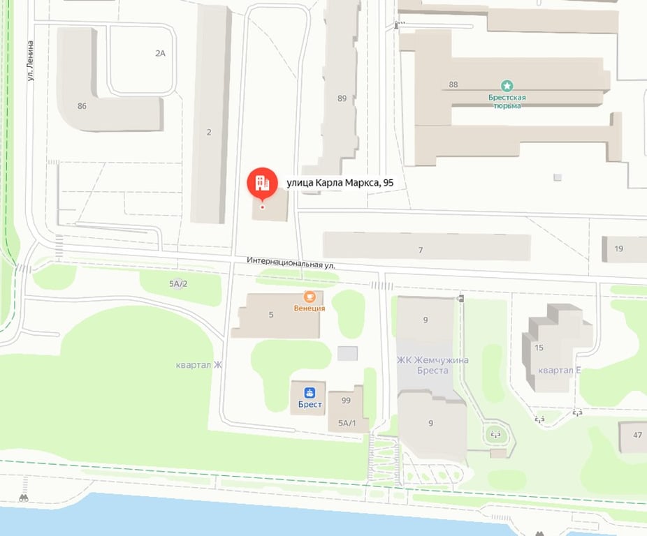 Началась реконструкция административного здания недалеко от набережной Бреста