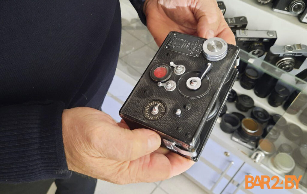 «Фотоаппарат или «Москвич»? Конечно, фотоаппарат!». Коллекцию из старой фототехники собрал житель Барановичей