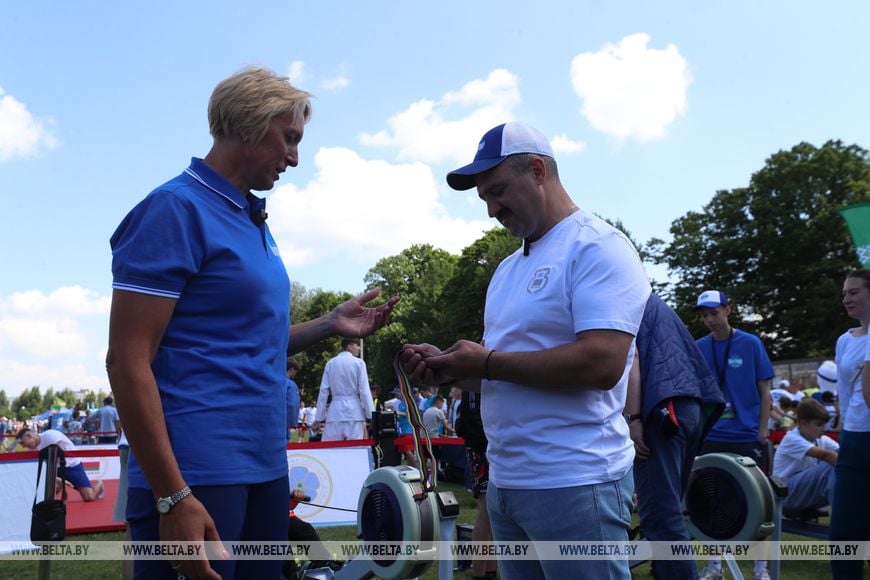 Красочный фейерверк юбилейного ХХ культурно-спортивного фестиваля «Вытокi» в Пружанах