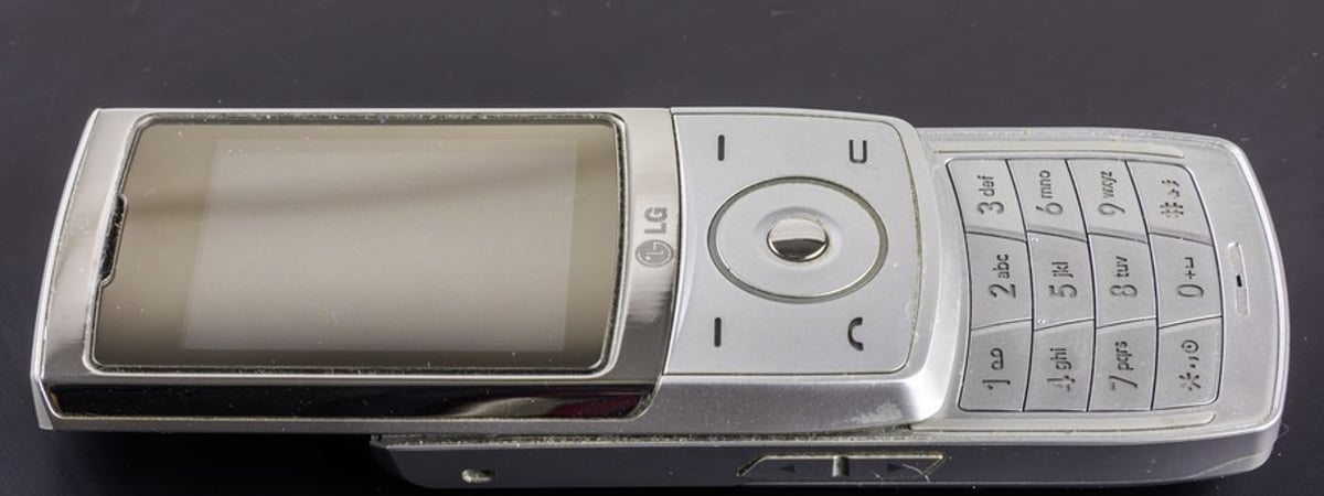 Почему возвращаются кнопочные телефоны и кассетные магнитофоны. И надолго ли это?