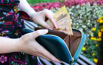 Один из банков предупредил о купюрах, которые не принимают в банкоматах Беларуси. Посмотрите, есть ли они у вас