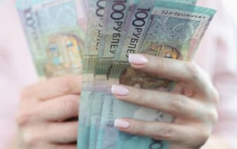 Средняя зарплата белорусов в январе достигла почти 2000 рублей – Белстат
