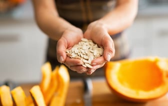 Как высушить тыквенные семечки? Вот 9 причин, почему их стоит есть мужчинам и женщинам — Полезно