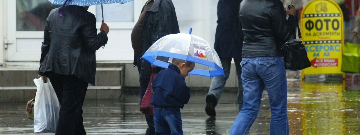 «Осень началась…» — Синоптики предупредили белорусов о «длинном холодном фронте». А где сохранится +25°С?