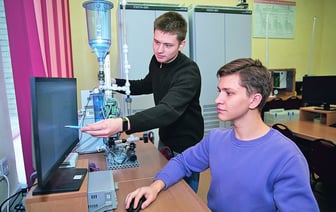 Иванец пообещал начать обучать основам ИИ во всех белорусских вузах, а беспилотникам – со школы. Когда?