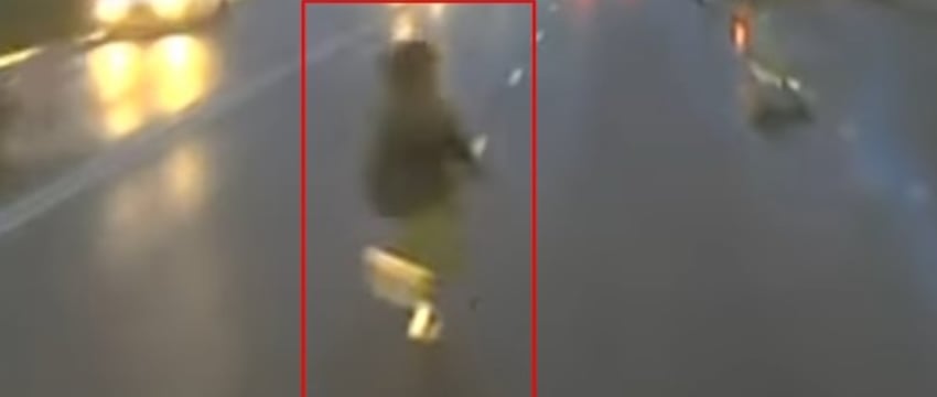 В Бресте девочка побежала перед груженой фурой — видео