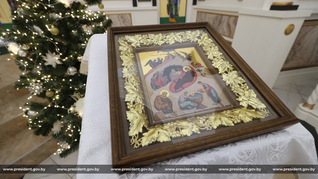 Лукашенко предупредил о непростом 2024 годе с тренировками на белорусах