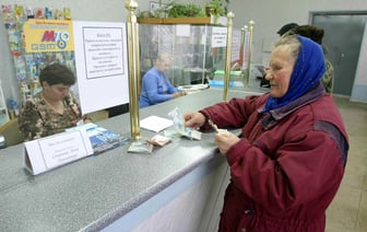 «Беларусбанк» напомнил пенсионерам про необходимость оформления банковской карты. Кому обязательно до 1 июля? — Полезно