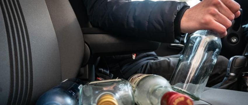 Водитель приехал в ГАИ пьяным, чтобы отдать квитанцию о штрафе за нетрезвое вождение