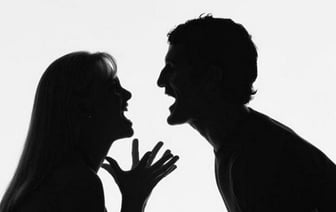 В Щучине мужчина замахнулся ножом на жену — что было дальше