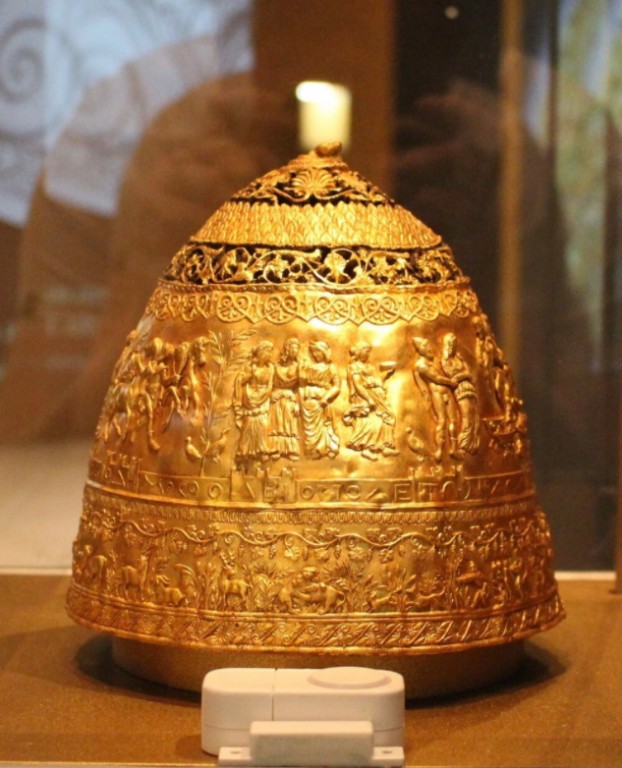 Наладили производство подделок и обманули Лувр: как братья из Одессы заработали на фальшивых древностях