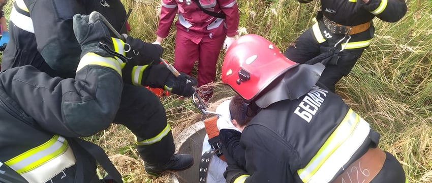 Школьник упал в канализационный колодец в Новополоцке, мальчик получил травмы
