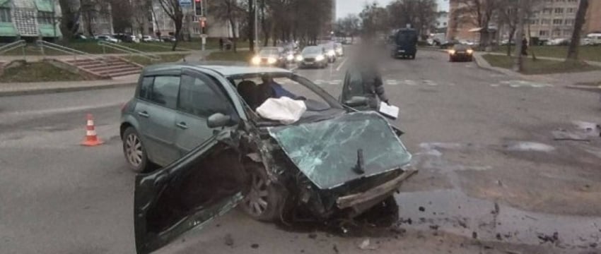 В Бресте на Партизанском проспекте произошло жесткое ДТП — видео с места происшествия