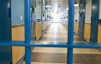 Эстония планирует сдавать в аренду тюремные камеры