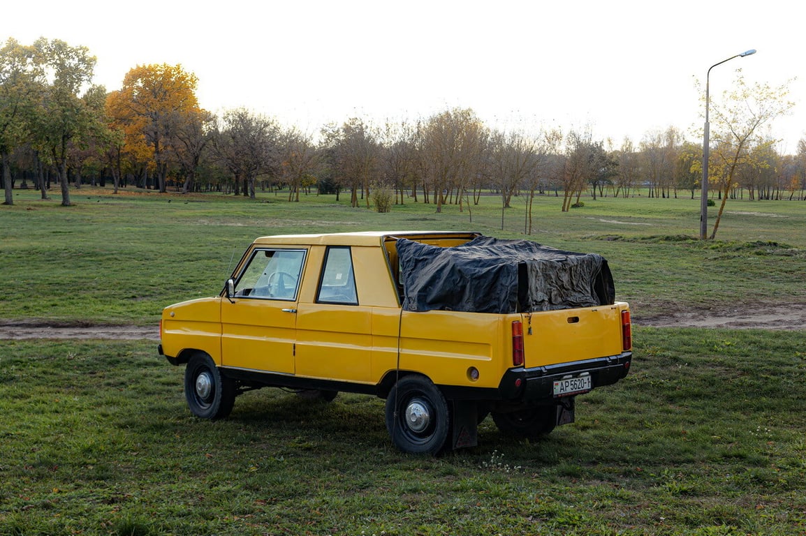 Белорус очень бережёт редкий рамный пикап 1977 г.в.