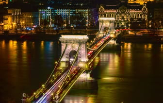 Орбан допускает одну-две цветных революции в Беларуси