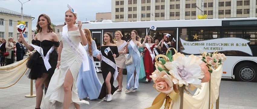 Выпускные вечера прошли во всех школах Беларуси