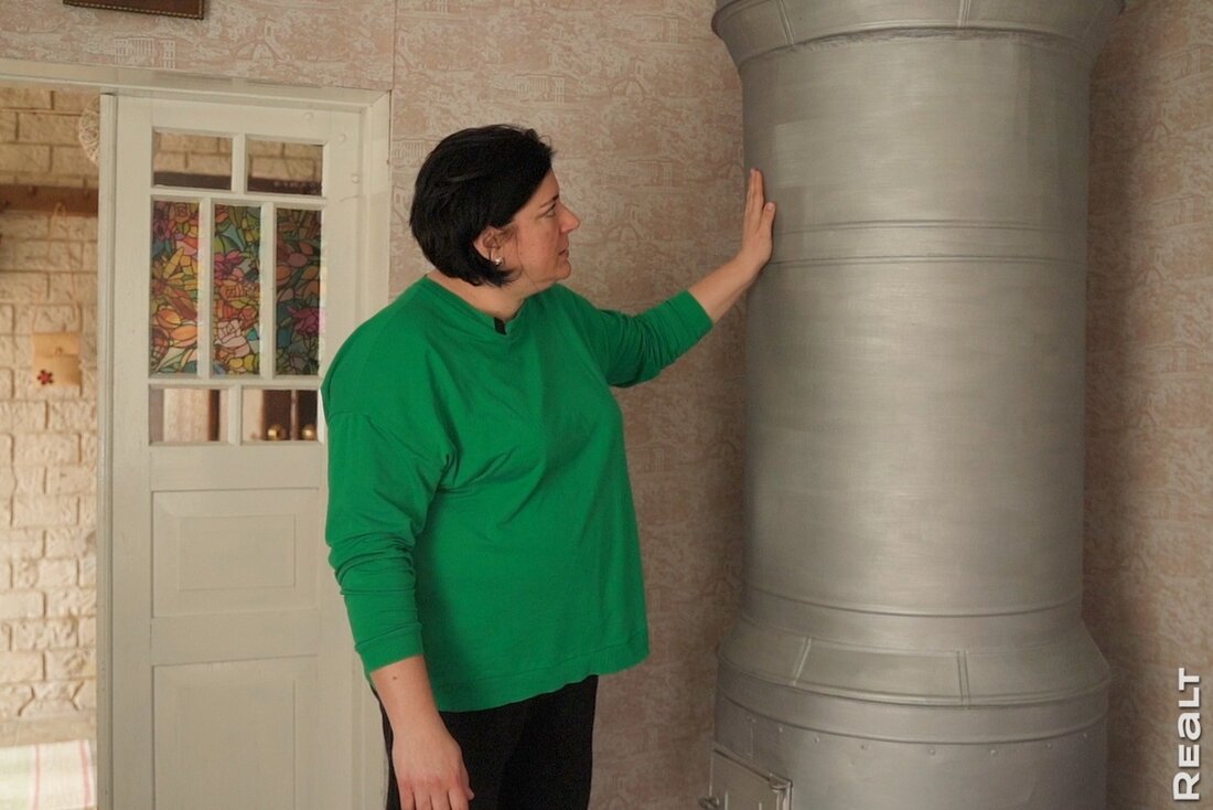 Белоруска восстанавливает родовое гнездо в глухой деревне у реки