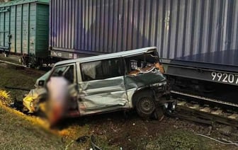 Водитель поехала на красный свет на ж/д переезде – случилась трагедия