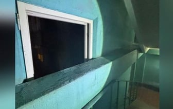 10-летняя девочка,  играя с подружкой, выпала из окна подъезда в Минске