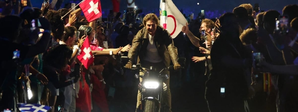 Прыжок Тома Круза, парящий рояль и грандиозный салют. Собрали самые яркие кадры с закрытия Олимпиады — Видео