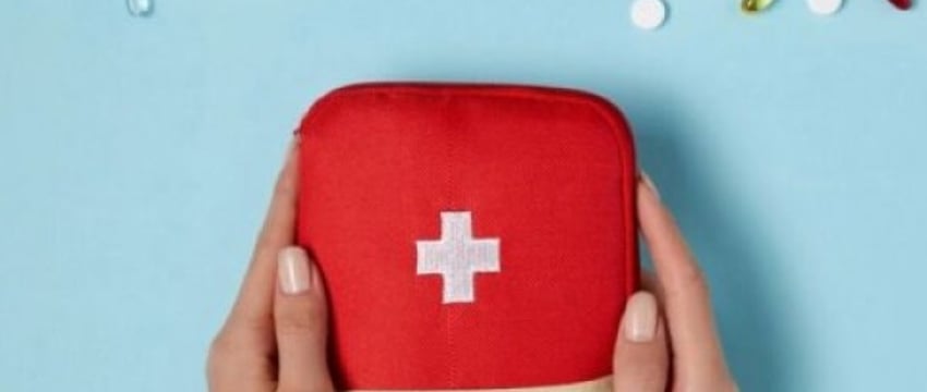 Минздрав определил, что должно обязательно быть в универсальной аптечке первой помощи