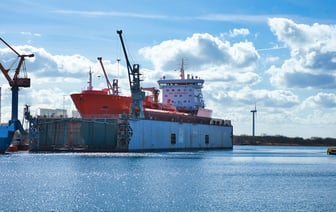 ЕС готовится к введению санкций в отношении судов, перевозящих военное оборудование из Северной Кореи
