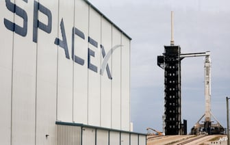 Астронавты SpaceX готовятся к первому частному выходу в открытый космос.