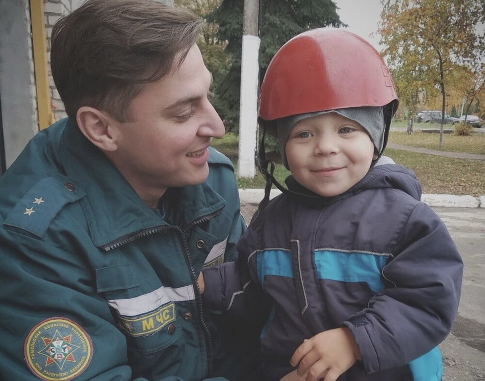 Белорус 10 лет работал водителем в МЧС, а потом стал дальнобойщиком. Вот что он рассказал