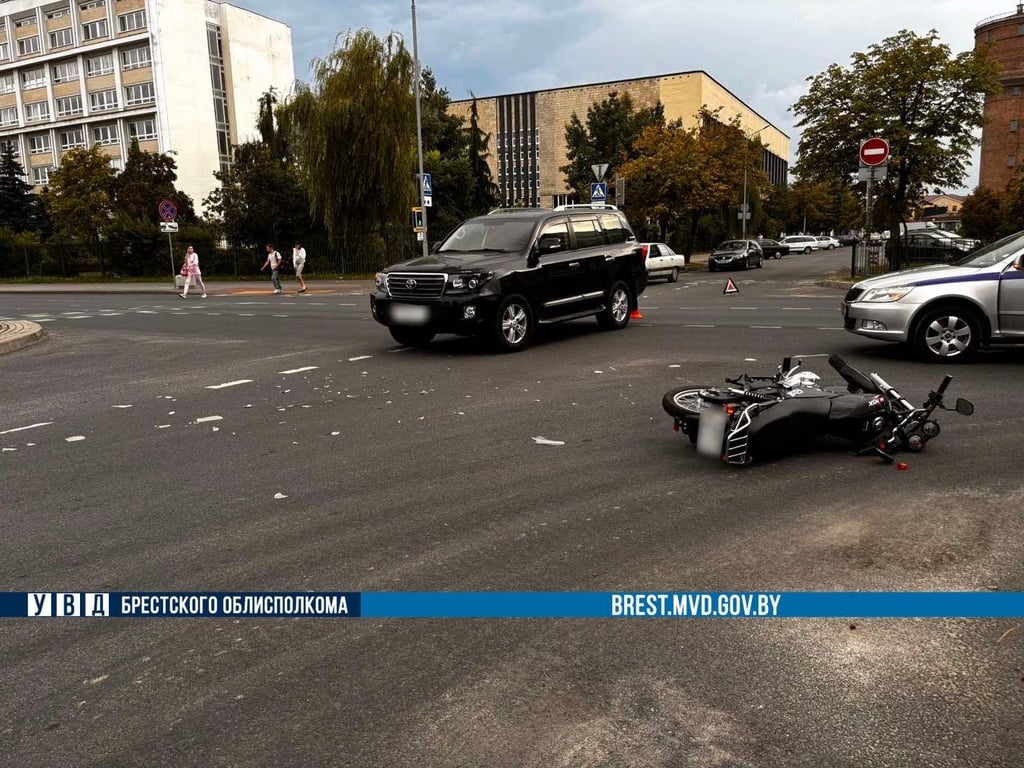 17-летний мотоциклист попал в ДТП в центре Бреста