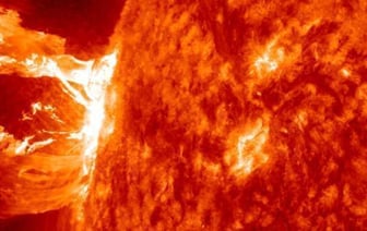 Самая мощная вспышка с начала лета произошла на Солнце