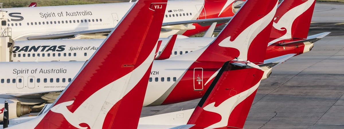 Австралийская авиакомпания Qantas выплатит $76 млн незаконно уволенным работникам