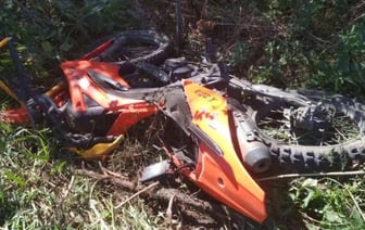 В Столинском районе подросток на мотоцикле врезался в Mercedes