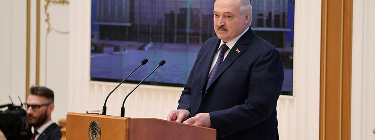 Лукашенко предложил закрыть «повальный дефицит» кадров в промышленности за счёт пенсионеров