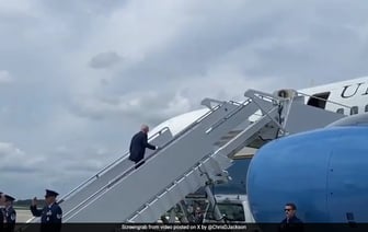 Джо Байден, которого впервые увидели после его отсутствия, вызвал теории заговора