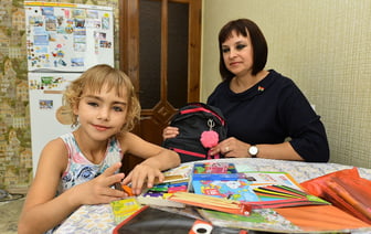 В Гомеле собраться в школу особенным детям помогают депутаты