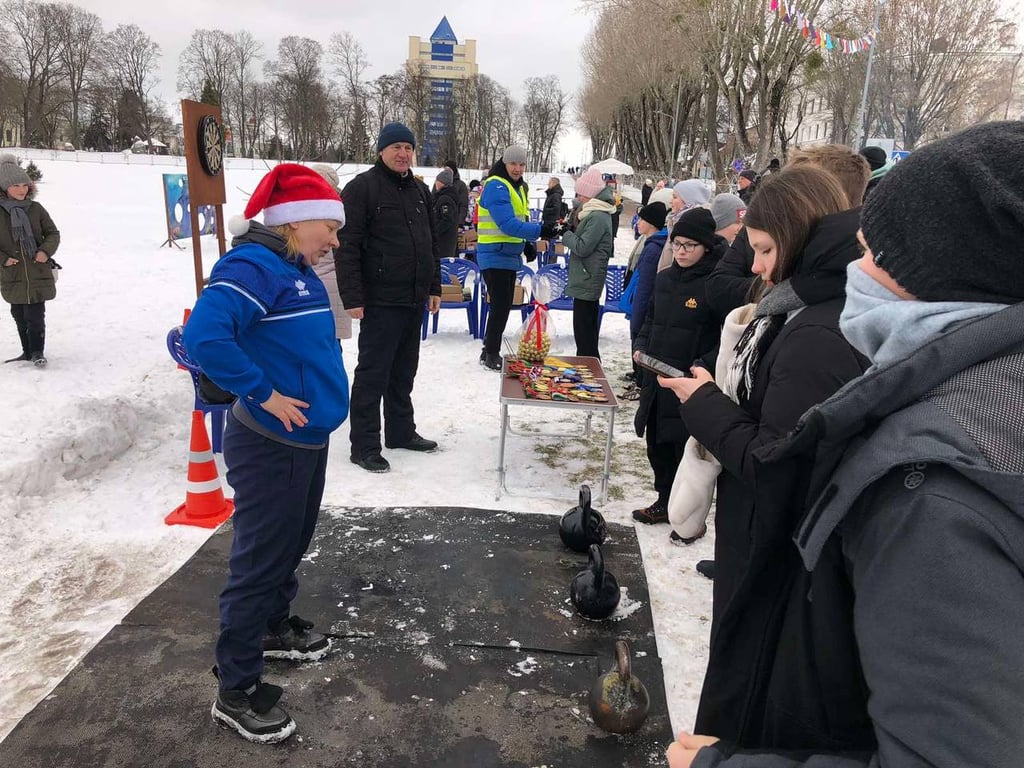 Второй зимний фестиваль «Брэсцкія забавы» проходит на набережной реки Мухавец
