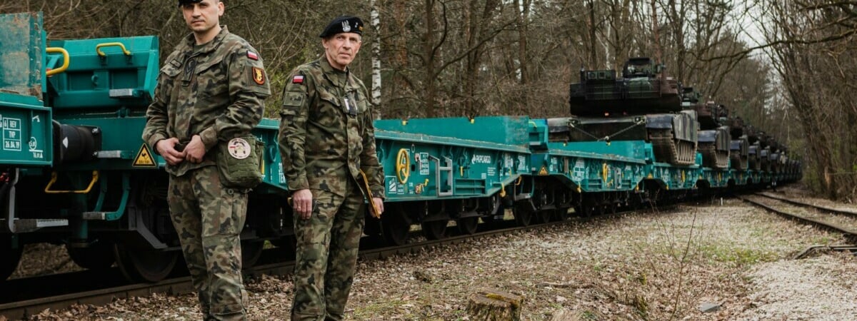 «Подарки от кролика» — В Польшу прибыл поезд с американскими танками. Для переброски на границу с Беларусью? — Видео