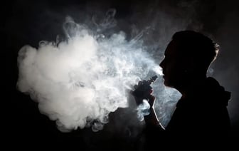 В Беларуси снизилось число курящих подростков, но радоваться пока рано