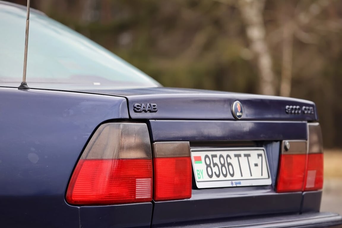 Белорус показал очень редкий Saab 9000