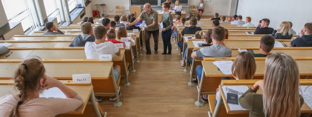 Когда и с чем школьника не пустят на ЦЭ? Замминистра образования объяснил белорусам
